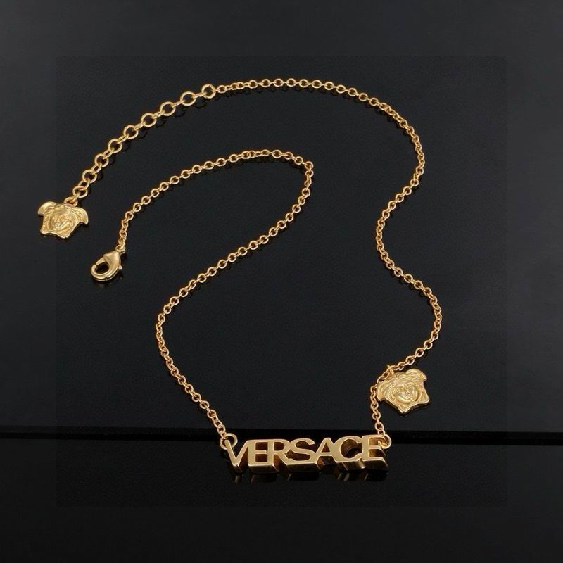 Versace necklace 05yxh02